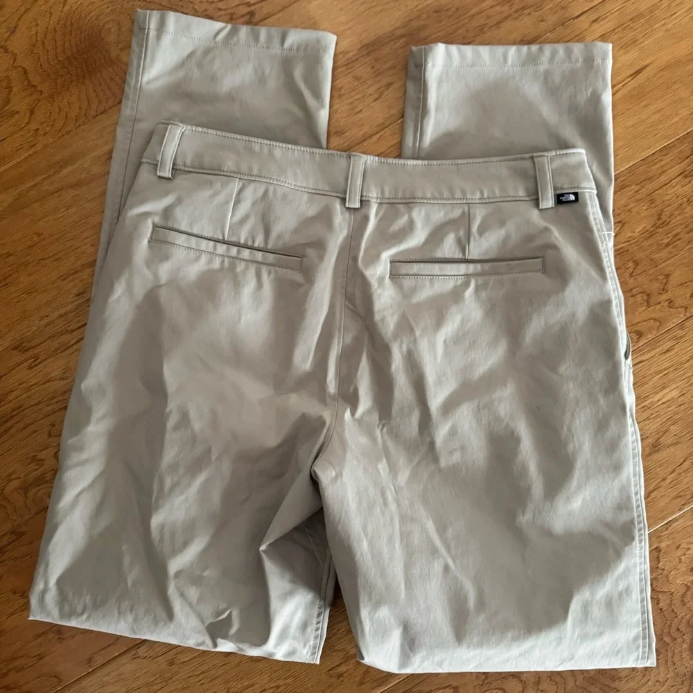 The North Face Golf Performance Pants Men’s 32 Beige Khaki Chino Casual